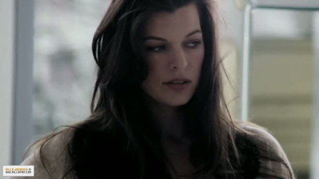 Milla Jovovich Fotoğrafı