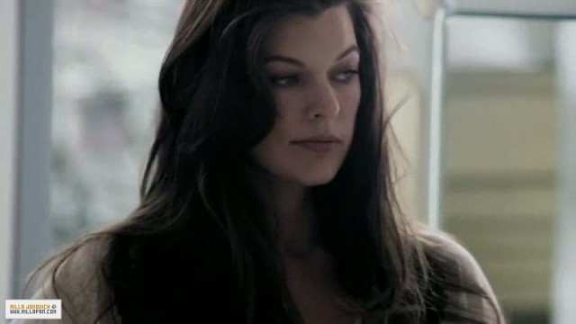 Milla Jovovich Fotoğrafı