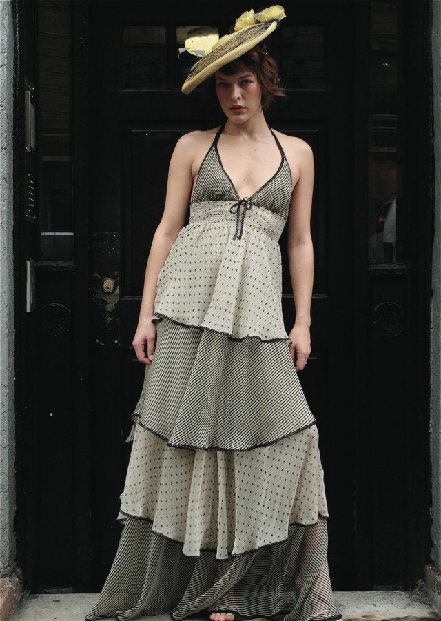 Milla Jovovich Fotoğrafı