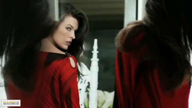 Milla Jovovich Fotoğrafı