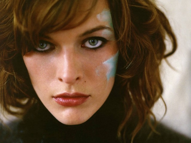 Milla Jovovich Fotoğrafı