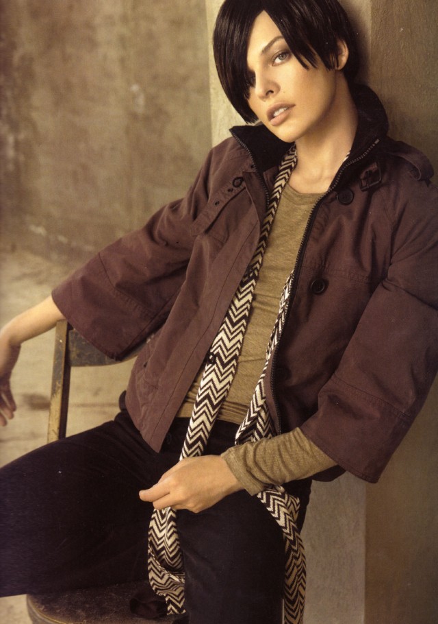 Milla Jovovich Fotoğrafı