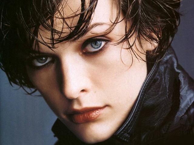 Milla Jovovich Fotoğrafı