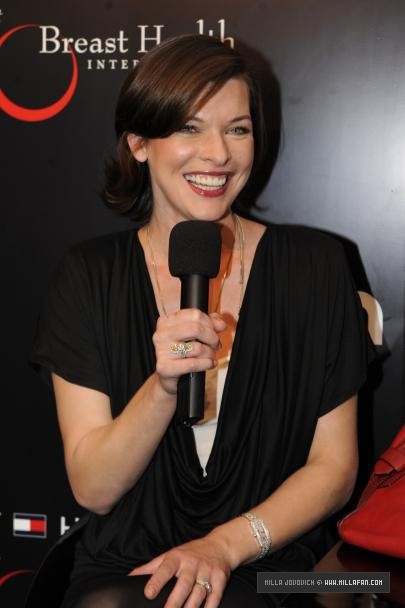 Milla Jovovich Fotoğrafı
