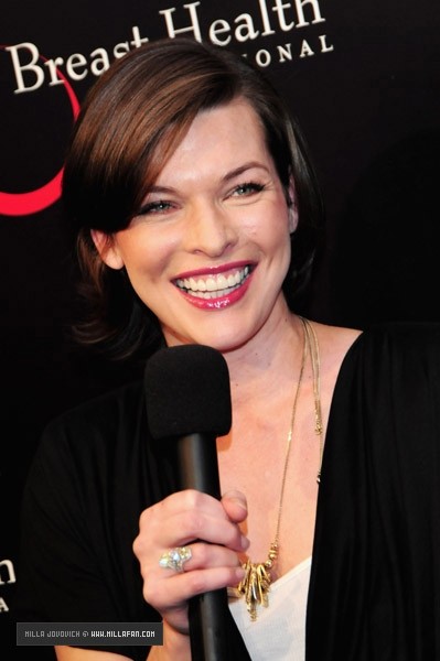 Milla Jovovich Fotoğrafı