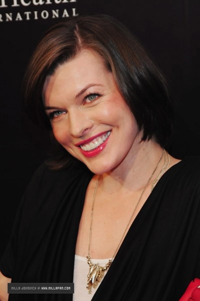 Milla Jovovich Fotoğrafı