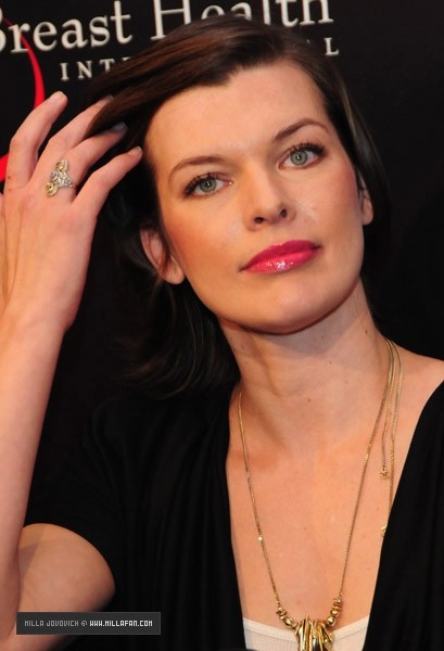 Milla Jovovich Fotoğrafı