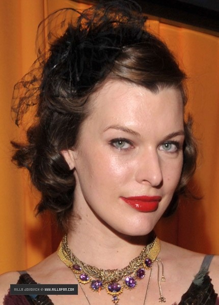 Milla Jovovich Fotoğrafı