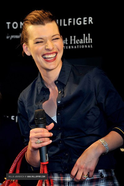 Milla Jovovich Fotoğrafı