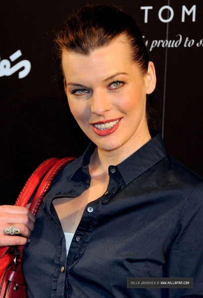 Milla Jovovich Fotoğrafı