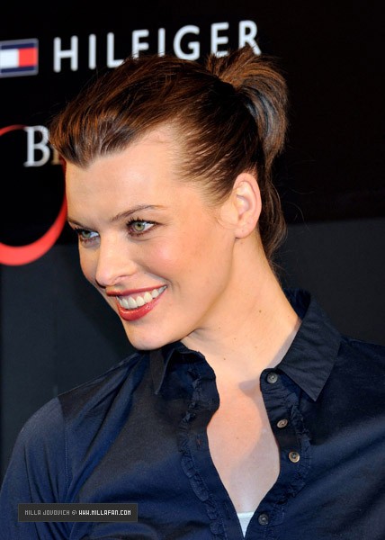 Milla Jovovich Fotoğrafı
