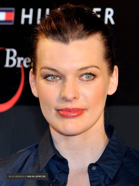 Milla Jovovich Fotoğrafı