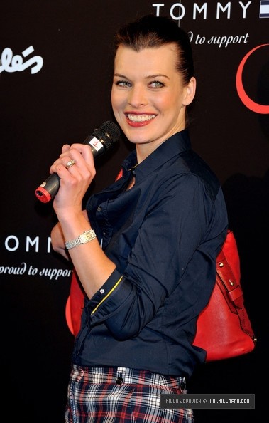 Milla Jovovich Fotoğrafı