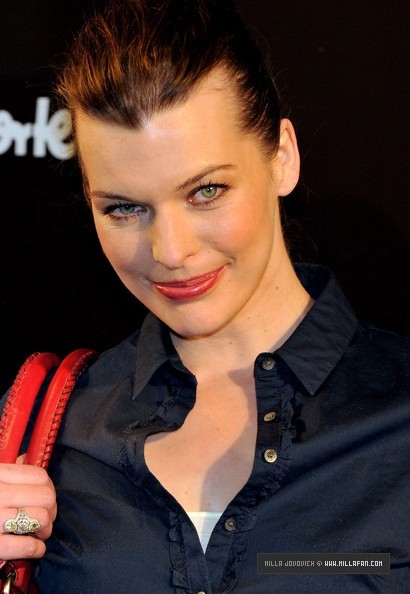 Milla Jovovich Fotoğrafı