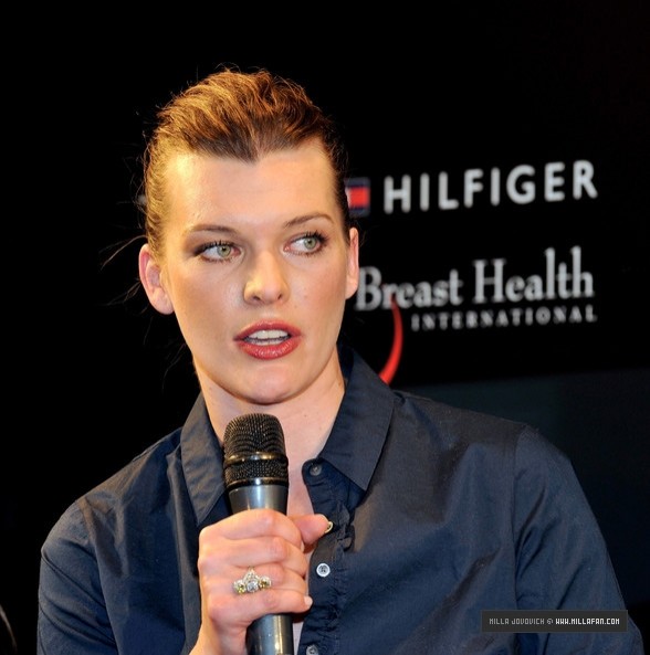 Milla Jovovich Fotoğrafı