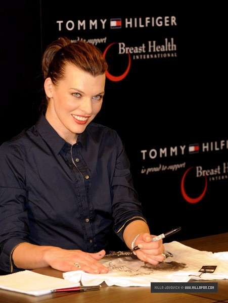 Milla Jovovich Fotoğrafı