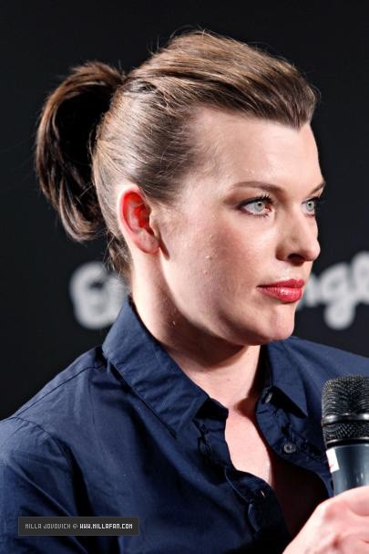 Milla Jovovich Fotoğrafı
