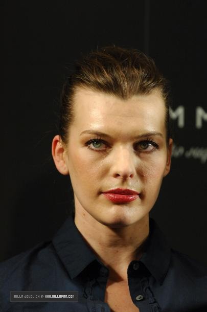 Milla Jovovich Fotoğrafı