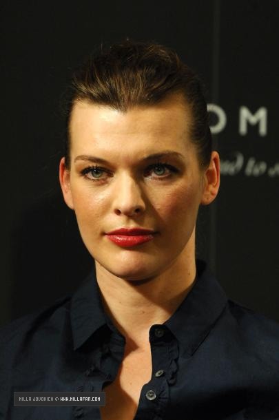 Milla Jovovich Fotoğrafı