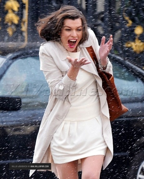 Milla Jovovich Fotoğrafı