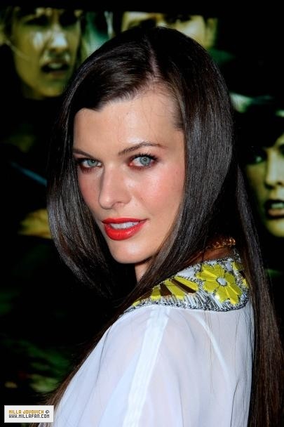 Milla Jovovich Fotoğrafı