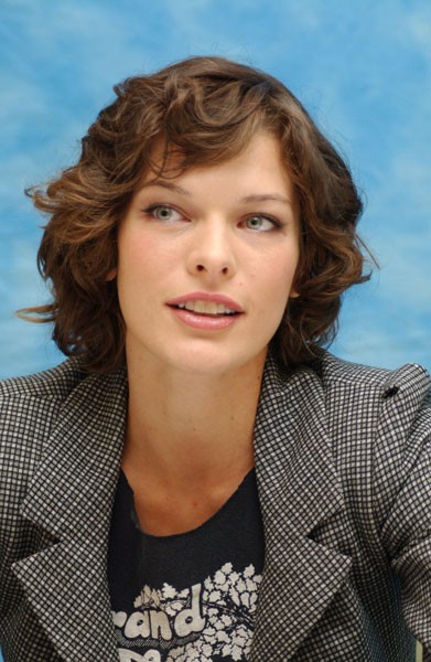 Milla Jovovich Fotoğrafı