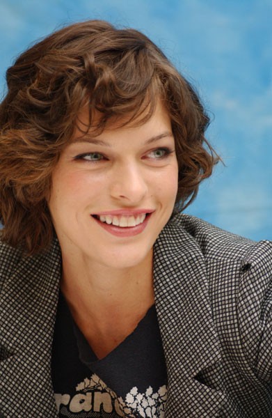 Milla Jovovich Fotoğrafı