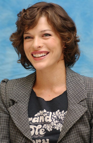 Milla Jovovich Fotoğrafı