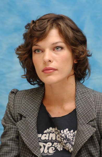 Milla Jovovich Fotoğrafı