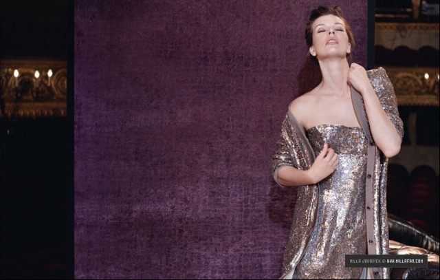 Milla Jovovich Fotoğrafı