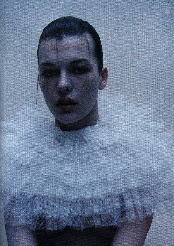 Milla Jovovich Fotoğrafı