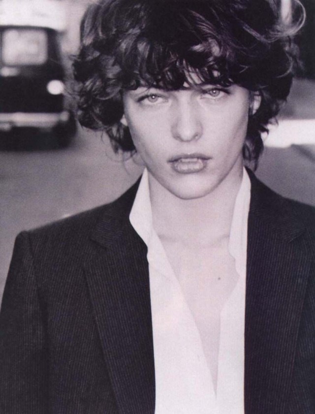 Milla Jovovich Fotoğrafı