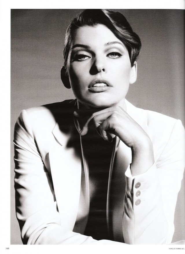 Milla Jovovich Fotoğrafı