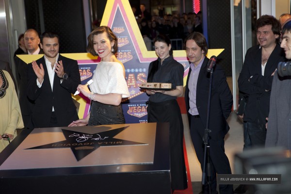 Milla Jovovich Fotoğrafı