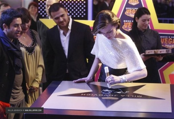 Milla Jovovich Fotoğrafı