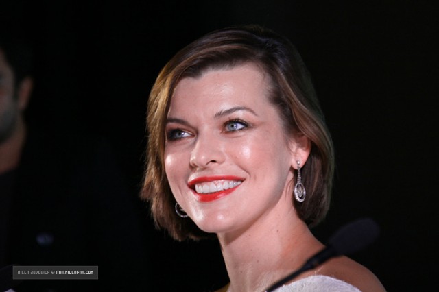 Milla Jovovich Fotoğrafı