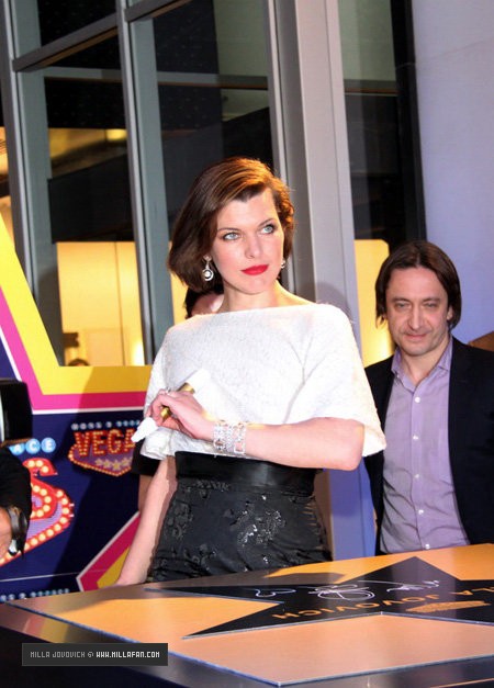 Milla Jovovich Fotoğrafı