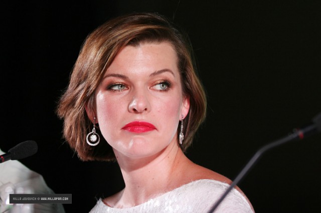 Milla Jovovich Fotoğrafı