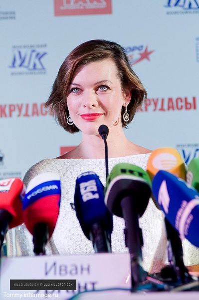Milla Jovovich Fotoğrafı