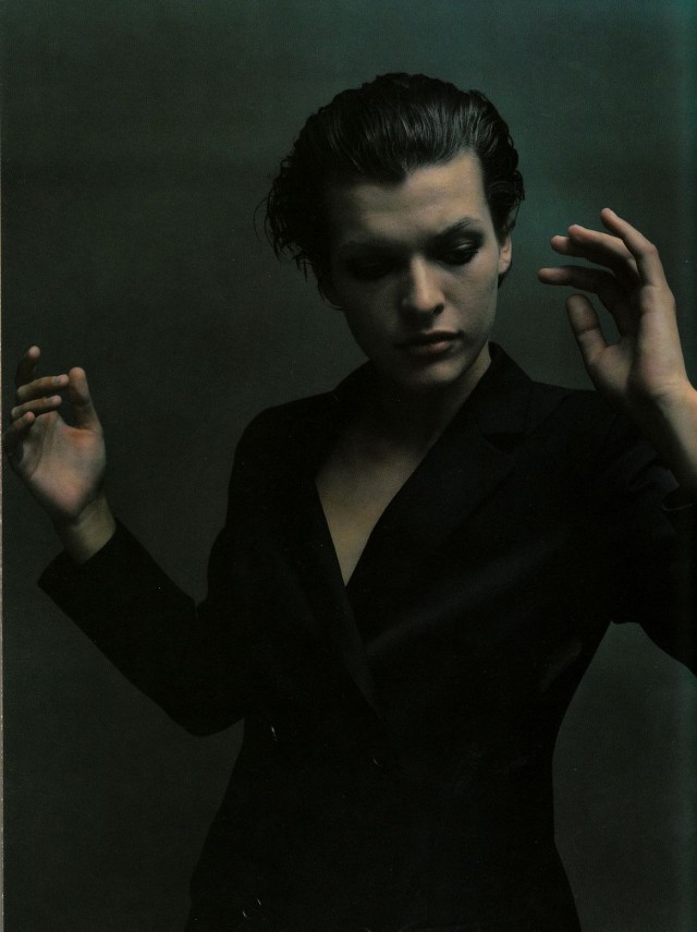 Milla Jovovich Fotoğrafı