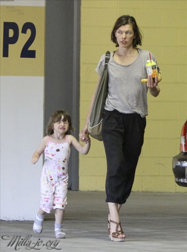 Milla Jovovich Fotoğrafı