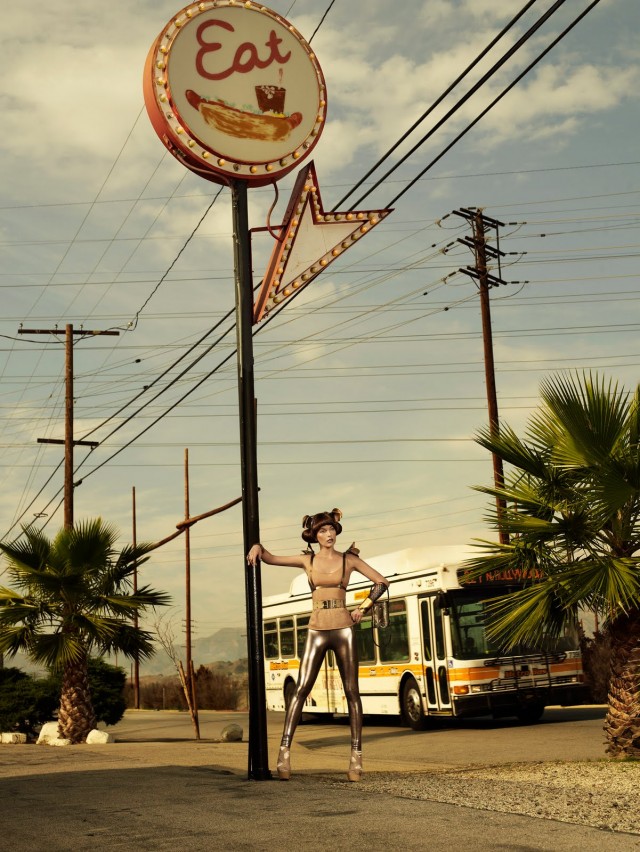 Milla Jovovich Fotoğrafı