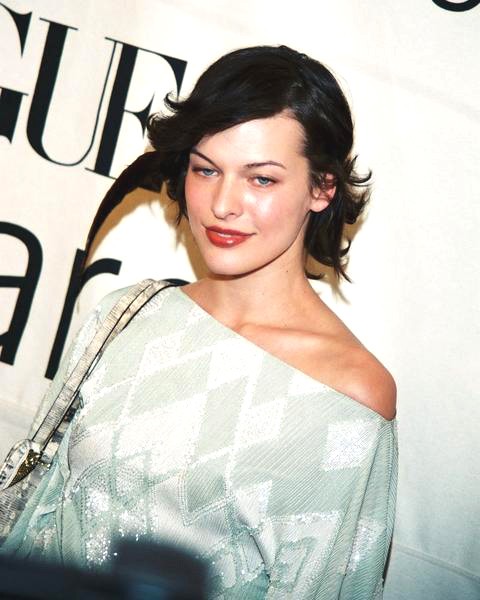 Milla Jovovich Fotoğrafı