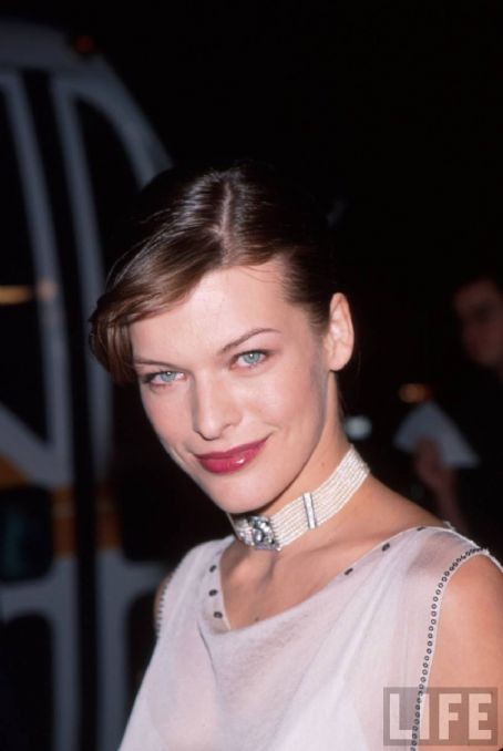 Milla Jovovich Fotoğrafı