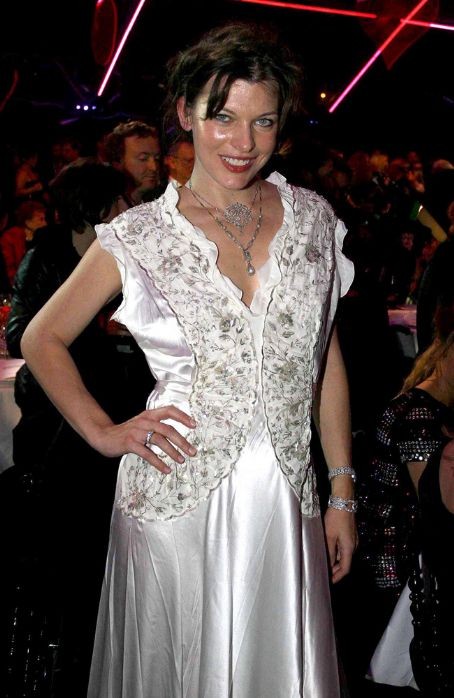 Milla Jovovich Fotoğrafı