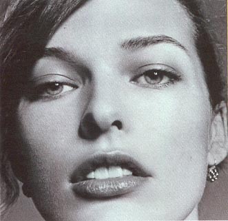 Milla Jovovich Fotoğrafı