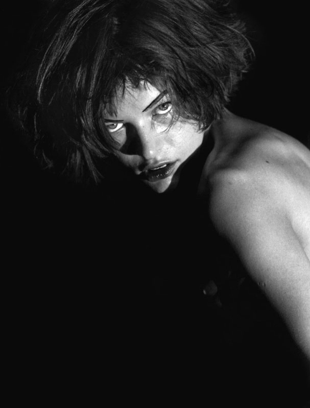 Milla Jovovich Fotoğrafı