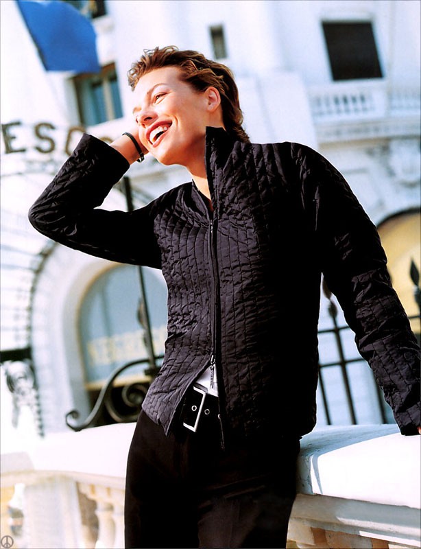 Milla Jovovich Fotoğrafı