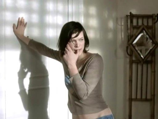 Milla Jovovich Fotoğrafı