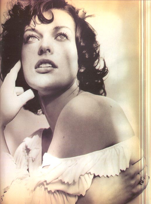 Milla Jovovich Fotoğrafı